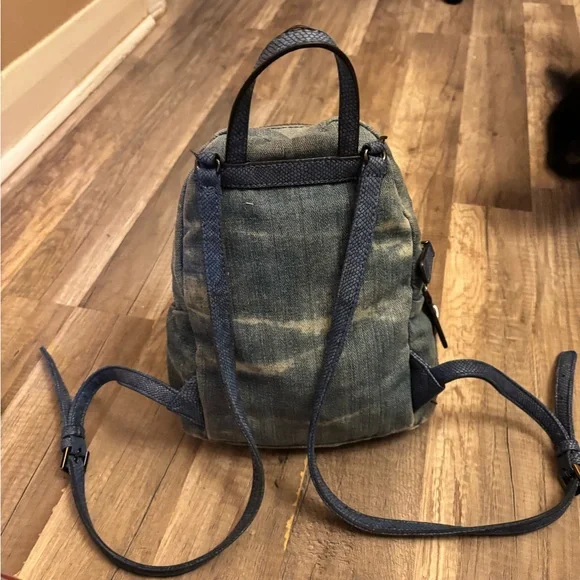 ✨ Authentic GUESS Denim Mini Backpack – Love Edition ✨ - Picture 2 of 4